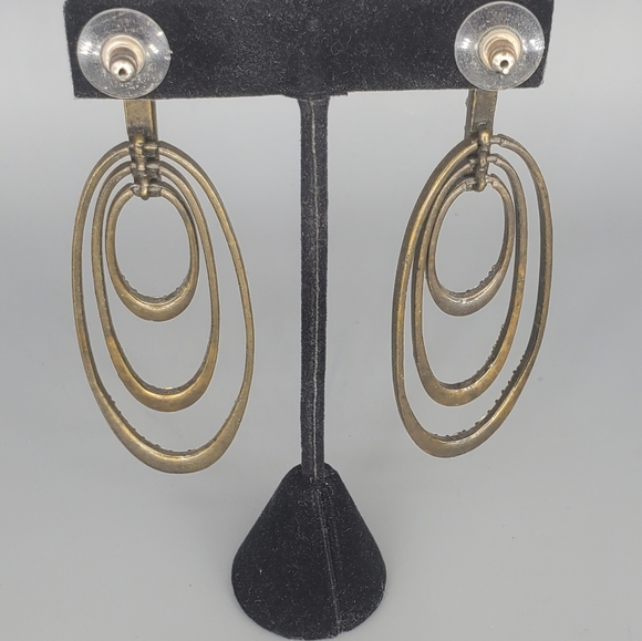 Brass Green Oval Dangle Earrings - Picture 5 of 6